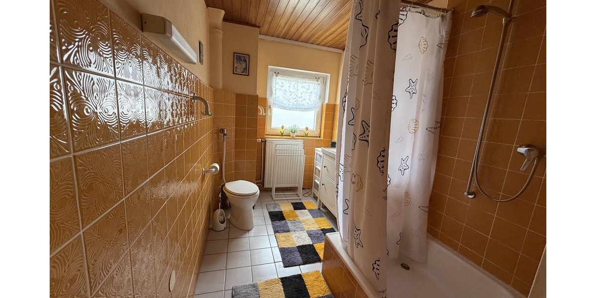Bad mit Dusche im OG EFH