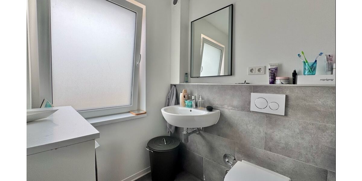 Tageslichtbad mit Dusche (Einliegerwohnung)