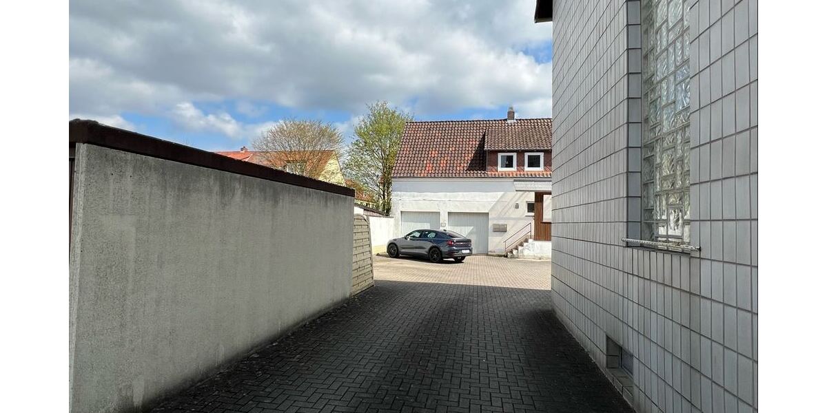 Zufahrt zu den Stellplätzen